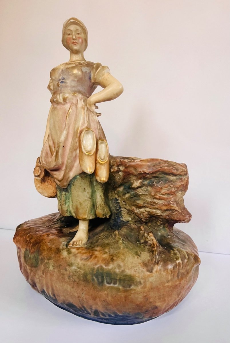 Young Peasant Woman With Jug - Imperial Amphora -photo-6